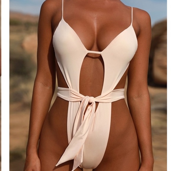 Oh Polly Scandal One Piece - Picture 1 of 3